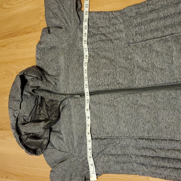 Women's Gray size Large Winter Coat. - Picture 13 of 15